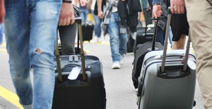 Stangata per i fuorisede vibonesi che tornano a casa per Natale: i biglietti del treno costano fino al 96% in più