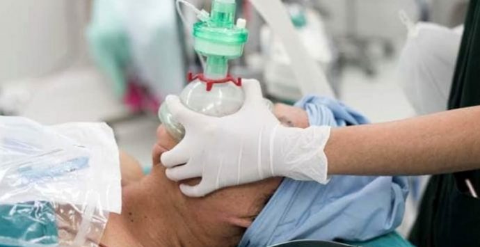 Vibo, carenza di anestesisti: l’Asp rinnova convenzione con la “Dulbecco” per le prestazioni aggiuntive