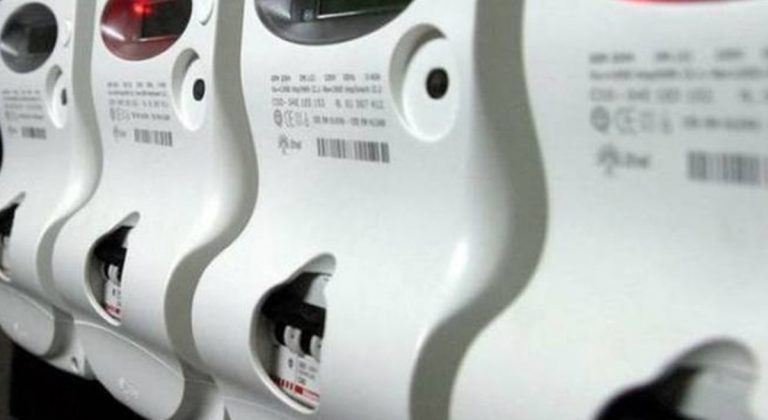 In arrivo maxi rincari per forniture di luce e gas: pronto l’adeguamento delle bollette