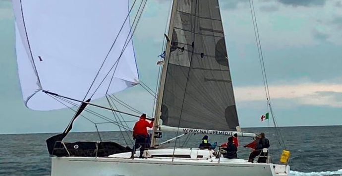 Vibo Marina, all’imbarcazione “Essenza”  il trofeo di vela “Carmelo Ranieri”