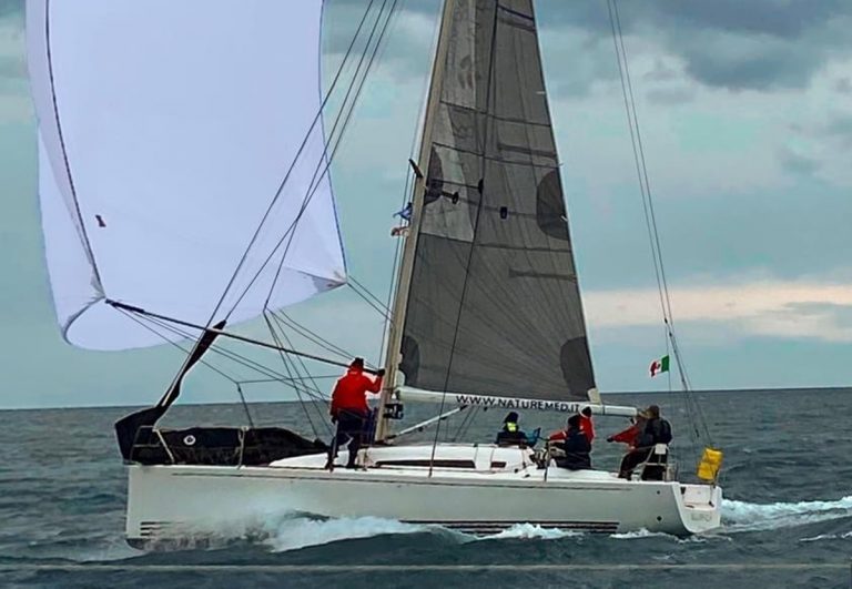 Vibo Marina, all’imbarcazione “Essenza” il trofeo di vela “Carmelo Ranieri”