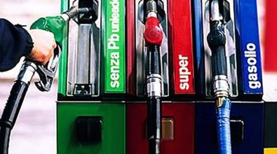 Carburanti, lieve calo dei prezzi per gasolio e benzina
