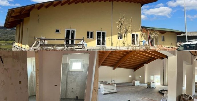 San Calogero, la casa della cultura prende forma. L’amministrazione: «Presto l’inaugurazione»