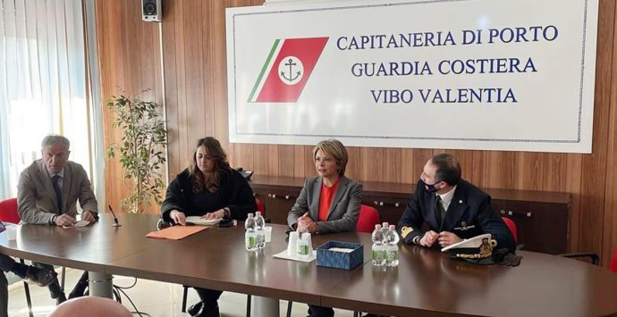 Vibo Marina, Nesci in visita al porto: «Infrastruttura importante per lo sviluppo della Calabria» – Video