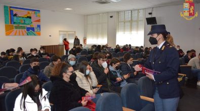 La Polizia di Vibo nelle scuole in occasione della Festa delle donne