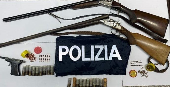 Armi: un arresto e una denuncia della polizia a Fabrizia