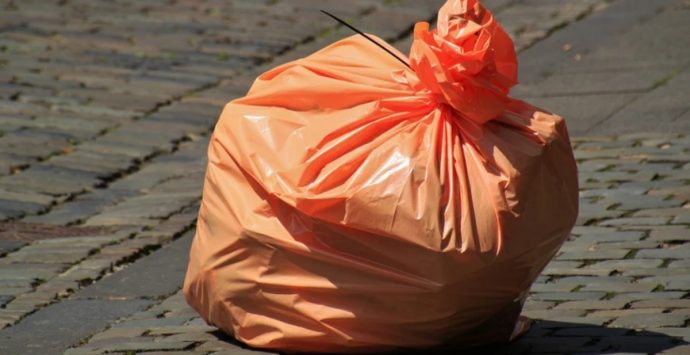 Bando rifiuti solidi urbani a Ricadi, stop dell’Anac per la mancanza di un requisito