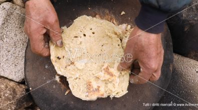 A Caria di Drapia la preparazione di un pane “preistorico” – Video