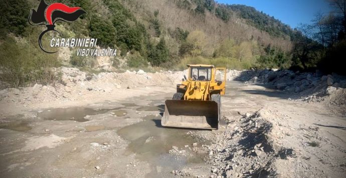 Sabbia e ghiaia prelevata dal fiume Allaro, un arresto a Fabrizia