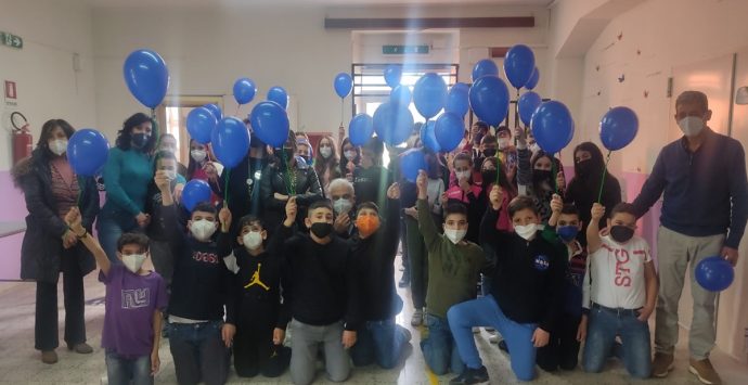 Il Comune di San Gregorio d’Ippona si tinge di blu nella Giornata mondiale dell’autismo