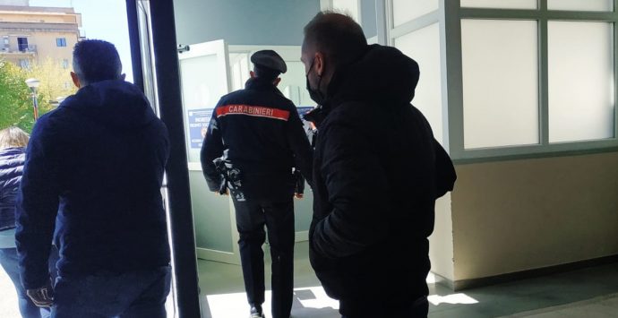 Vibo, altra aggressione all’ospedale: paziente muore e i congiunti si scagliano contro i medici