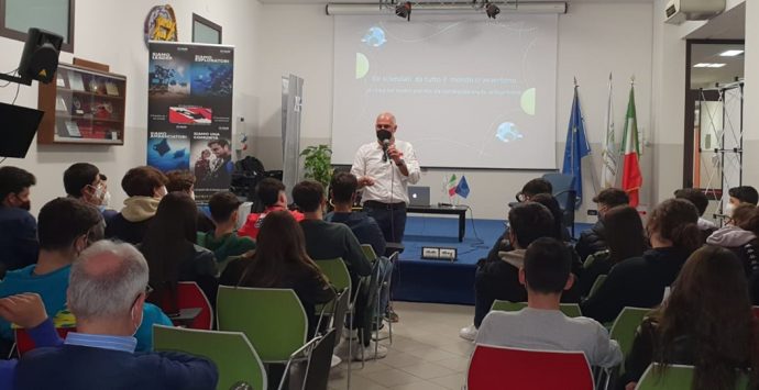 Vibo: al “Berto” si è discusso di subacquea e tutela dell’ambiente marino  – Foto