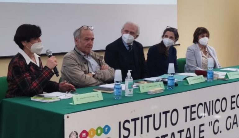 Vibo: al “Galilei” incontro con gli scrittori Sabrina Caregnato e Dario Galimberti