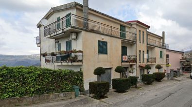 Polia, accoltellamento  davanti alla farmacia: ferito un 35enne