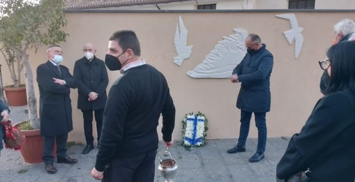 Pizzo ricorda la tragedia della Moby Prince con una messa nel Duomo