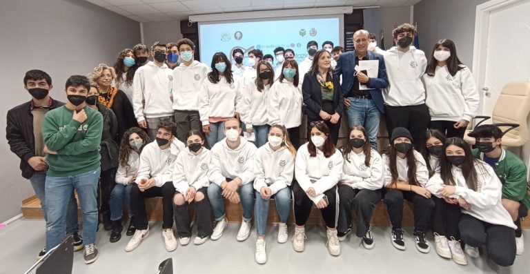 Vibo Valentia, il liceo scientifico “Berto” dà il via al “Festival della Scienza”