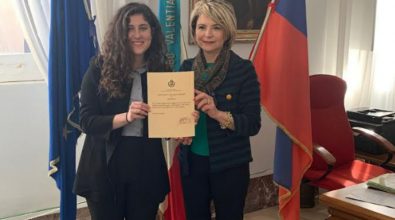 Alla giovane pianista vibonese Liliana Parisi un attestato di riconoscimento