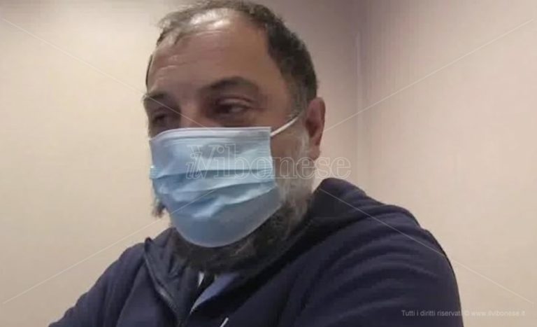 Vibo, il medico aggredito in ospedale: «Stanchi e umiliati, impossibile lavorare così» – Video