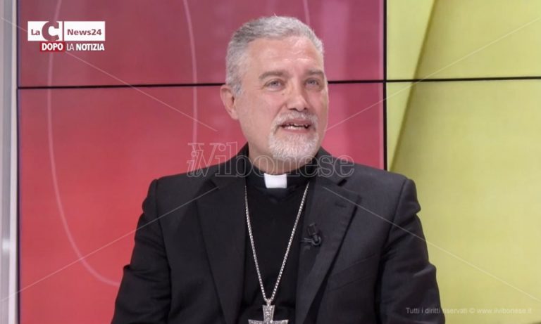 Riprendono processioni e riti pasquali, il vescovo Nostro: «Torniamo alla normalità ma con prudenza» – Video