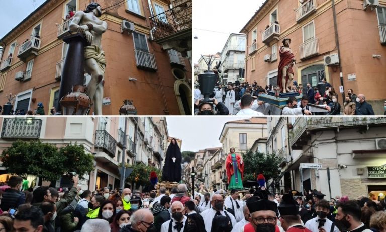 I riti della Pasqua, a Vibo torna la suggestiva processione delle vare – Foto