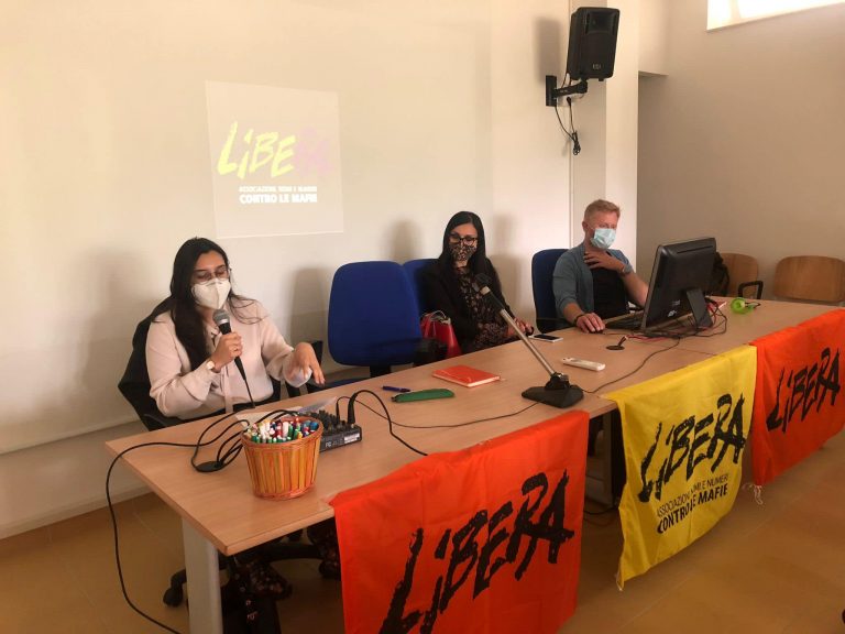 Limbadi, “Libera” incontra gli studenti della scuola media