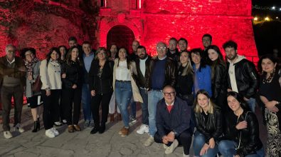 Giornata mondiale della Croce Rossa: Pizzo espone la bandiera e illumina il Castello