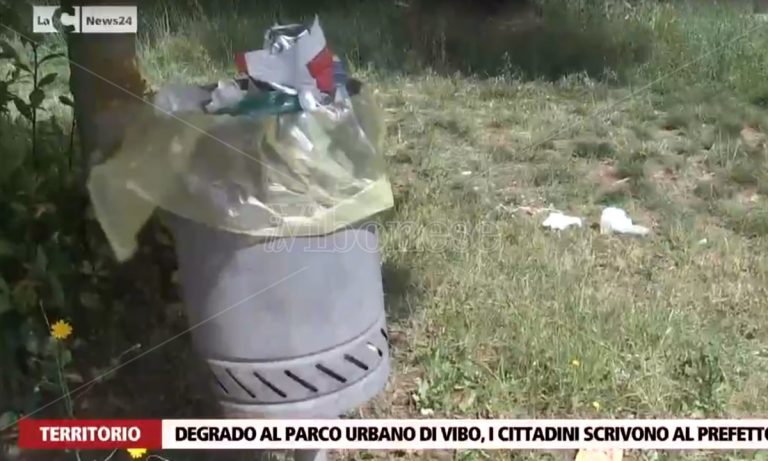 Parco urbano di Vibo, il vecchio gestore va via e il degrado torna ad assediare l’area: Comune in difficoltà -Video