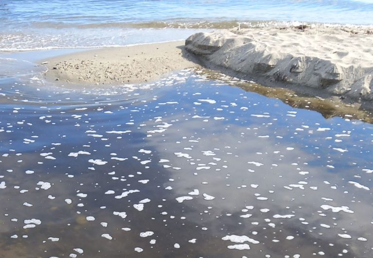 Torrente Sant’Anna di Bivona sversa ancora in mare, Patania (Confasila): «Nulla è cambiato»