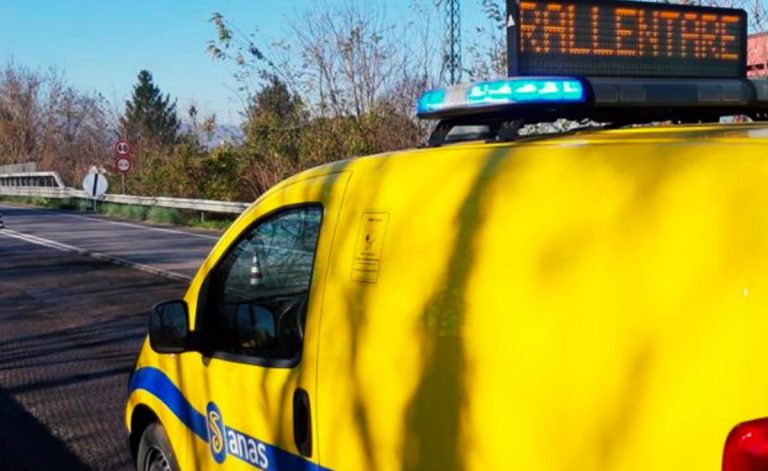 Simbario, camion in avaria: disagi lungo la strada fra i monti Cucco e Pecoraro