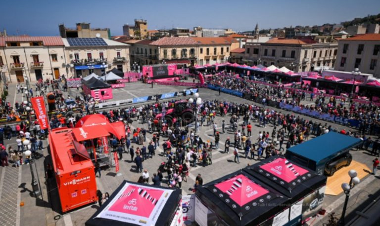 Al via la tappa calabrese del Giro d’Italia, a Mileto previsto un traguardo volante