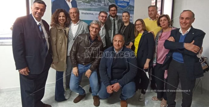 Pizzo, Pititto inaugura la sede elettorale: «Si pratichi la cultura del Noi». E Forza Italia si mobilita pure da Vibo