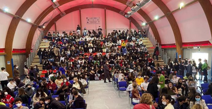 Inquinamento e tutela ambientale, al Liceo classico incontro dell’associazione “Mare pulito”