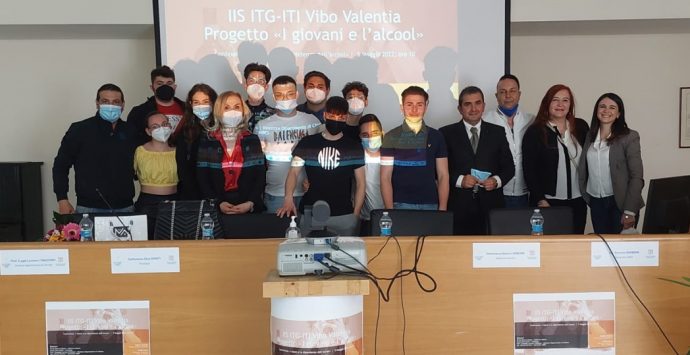 Vibo, all’Itg-Iti l’ultimo convegno del progetto “I giovani e l’alcool”