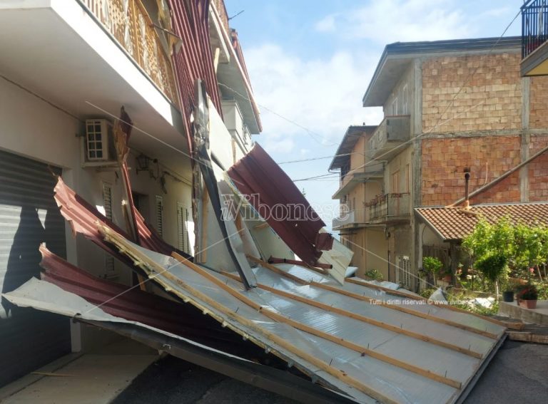 Paravati, tragedia sfiorata per il crollo del tetto di un’abitazione