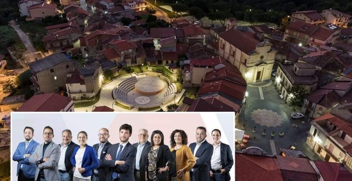 Elezioni comunali a Vazzano,  il candidato a sindaco De Masi presenta la sua lista