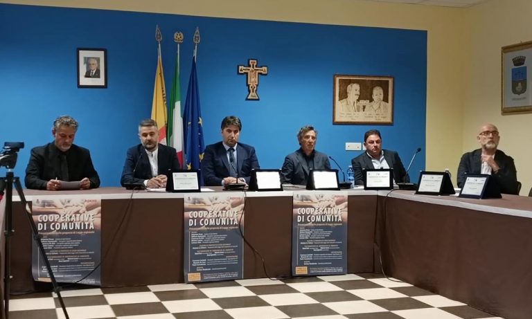 Cooperative di comunità, la proposta di legge di Lo Schiavo: «Nuovo modello di sviluppo per la Calabria»