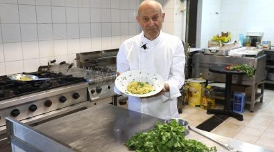 La storia di Francesco Di Bella, lo chef dei divi del cinema e di Papa Wojtyla -Video