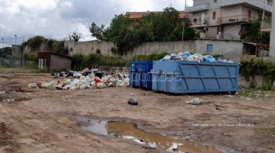 “Bomba” ecologica a San Costantino Calabro, l’ex stadio trasformato in discarica