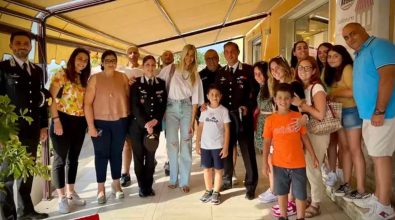 Lo showgirl Elena Santarelli a Pizzo per onorare il piccolo Lorenzo
