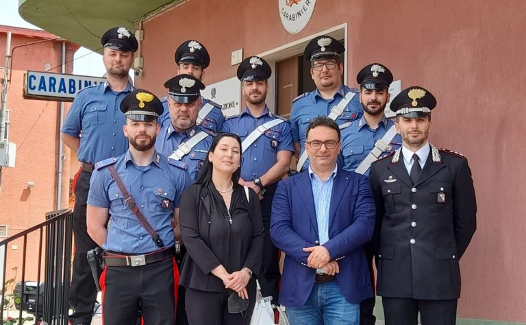 Limbadi, Staropoli (ConDivisa) e il senatore De Angelis in visita dai carabinieri