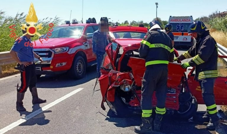 Incidente nel Crotonese, morto un 31enne nello scontro tra un’auto e un camper