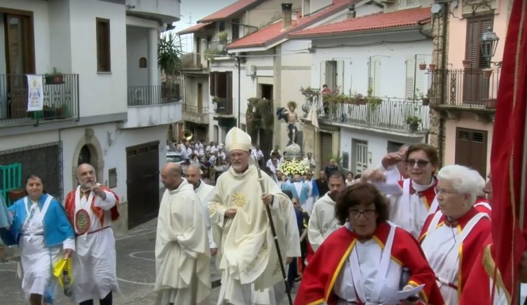 Dasà, il maestro orafo Affidato realizza la nuova raggiera per il Cristo risorto -Video