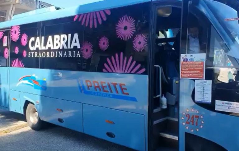 Ecco i nuovi bus di Calabria Straordinaria per collegare aeroporto e Costa degli dei