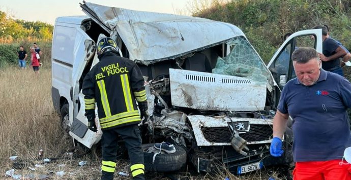 Nicotera, perde il controllo del mezzo e finisce in una scarpata: grave un 34enne