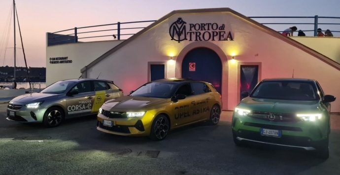 Autozeta e Opel in tour lungo la costa tirrenica calabrese – Video