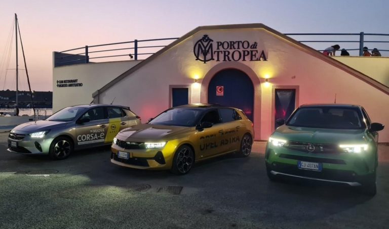 Autozeta e Opel in tour lungo la costa tirrenica calabrese – Video