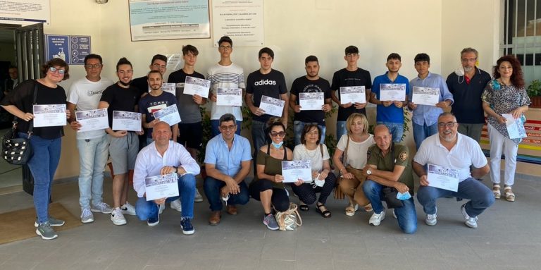 Itg-Iti di Vibo: consegnato a 35 studenti dell’istituto il “Patentino della Robotoca”