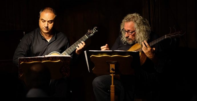 Guitaromanie, a Nicotera rivive la musica del primo Ottocento con The Early Guitar Duo