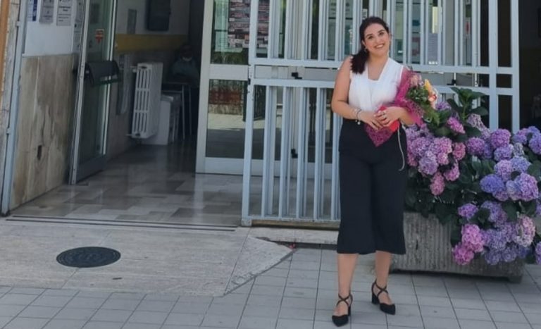 Vibo, si diploma a 17 anni con 100 e lode, Lida Michela: «Sogno di studiare medicina»