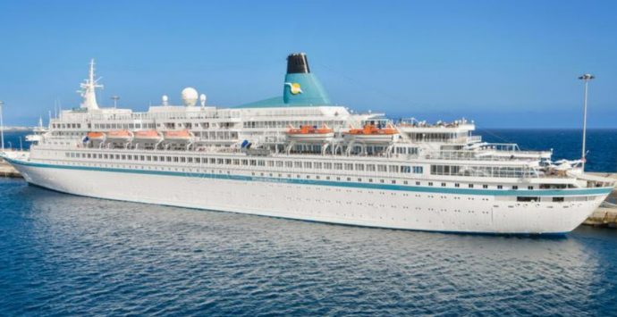 Crociera nel Mediterraneo, cresce l’attesa per l’arrivo della “Nave dei sogni” al Porto di Vibo Marina